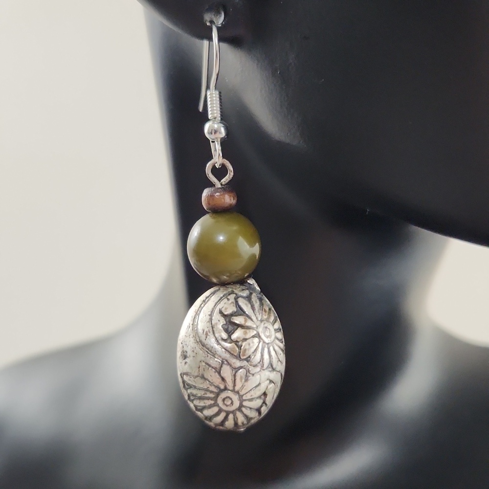 Daisy boho earrings - Picture 3 of 6